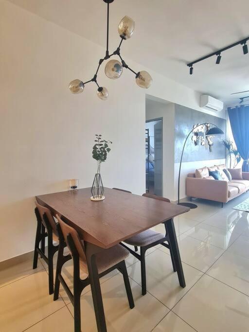 Spacious 3 Bedroom At Cheras Maluri Mrt A48 * Kuala Lumpur